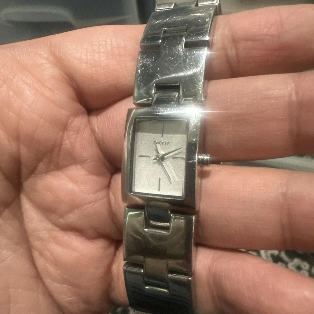 Working DKNY Women's Dainty Watch Steel Fancy Bracelet Rectangle‎ Dial 23mm 7.5